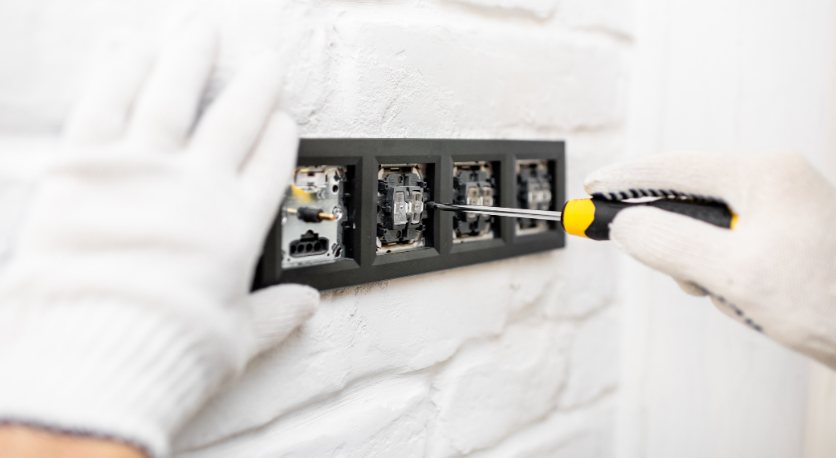 Priz ve Anahtar Montajı ile Güvenli ve Estetik Elektrik Bağlantıları